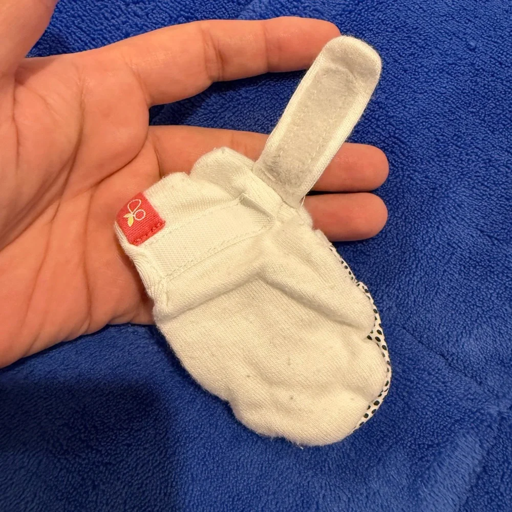 Baby mittens and boots set Goumikids